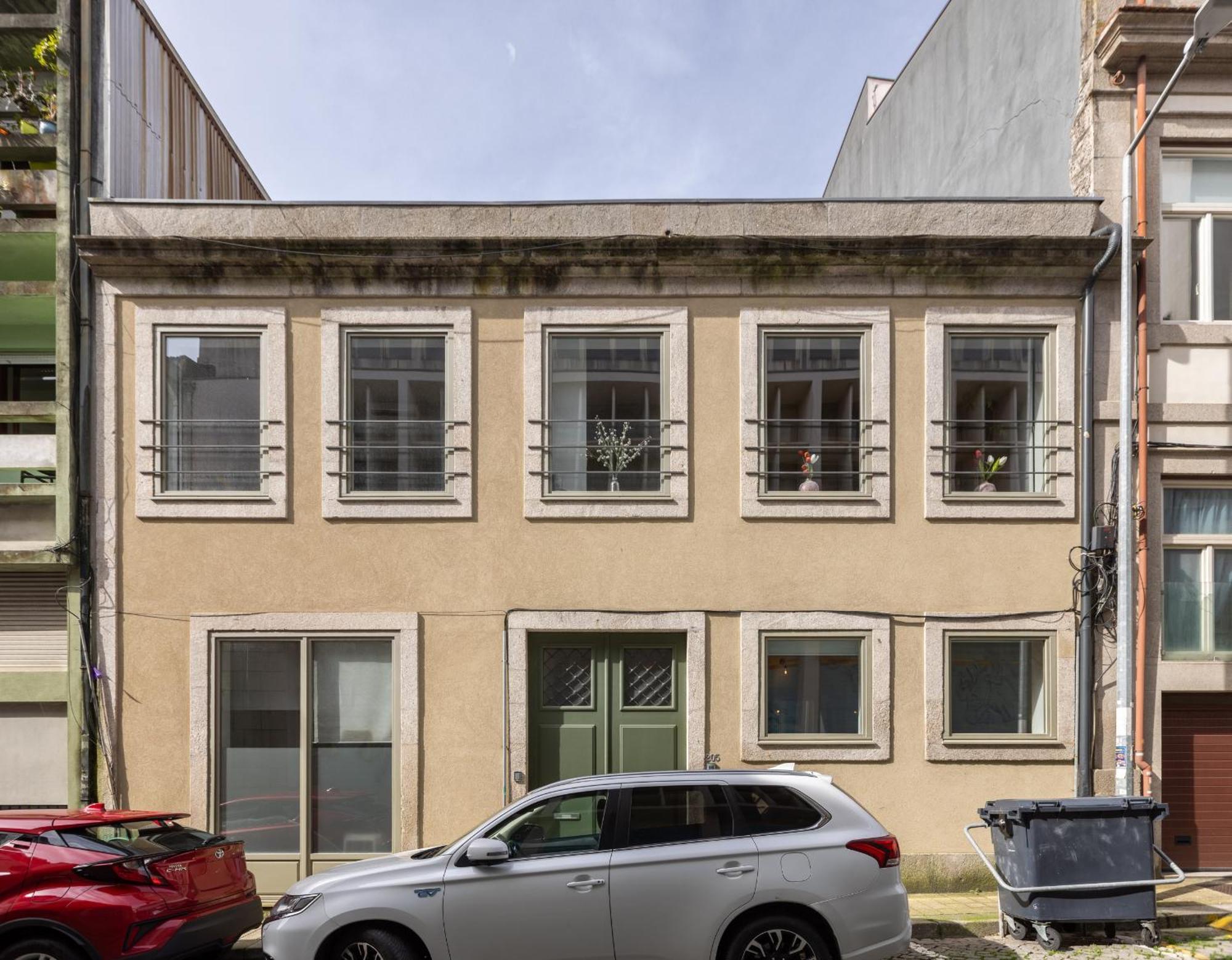 Апартаменты Industrial Cozy Loft Downtown Порту Экстерьер фото